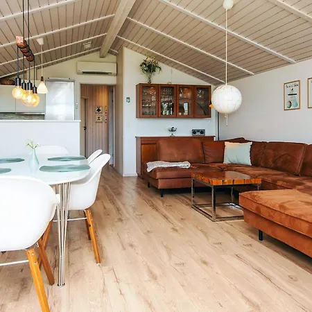 6 Person In R M Hébergement de vacances Lakolk